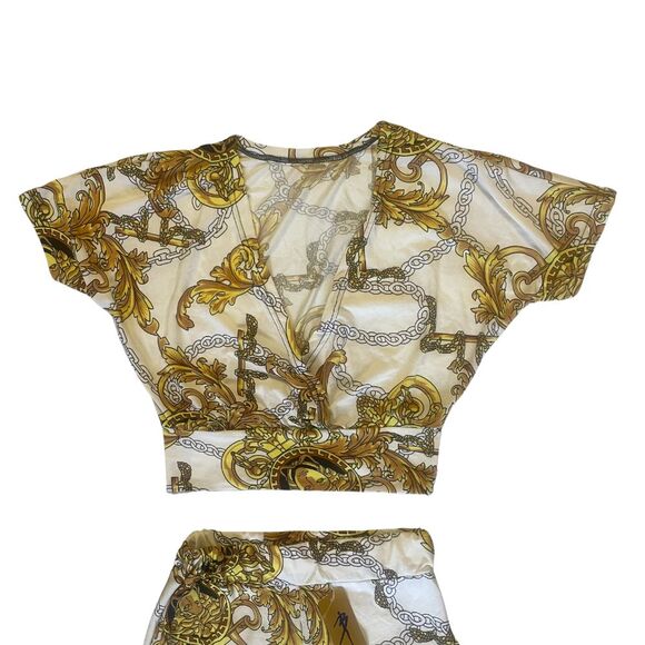 Plunging Neckline Crop Top & Pants Outfit White and Gold Baroque Print Slim-Fit - Picture 2 of 9